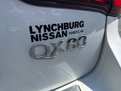 Used 2023 INFINITI QX80 Premium Select w/ All-Season Package image 12