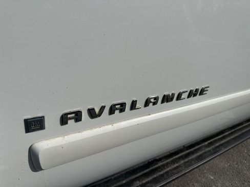 Used 2007 Chevrolet Avalanche LT w/ LT Preferred Equipment Group AWD/4WD image 11