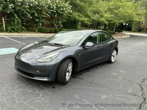 Used 2023 Tesla Model 3 Standard Range RWD image 3