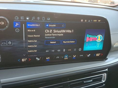 New 2025 Chevrolet Traverse LT w/ Driver Confidence Package image 18