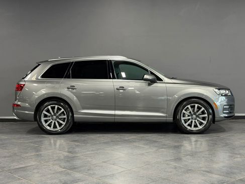 Used 2017 Audi Q7 3.0T Prestige AWD/4WD image 5