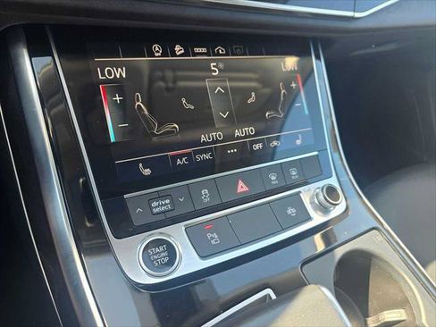 Used 2023 Audi Q7 2.0T Premium w/ Convenience Package AWD/4WD image 31