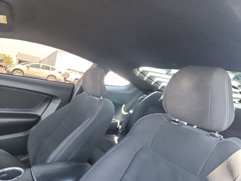 Used 2015 Ford Mustang Coupe RWD image 19