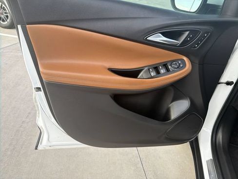 Used 2020 Buick Encore GX Essence FWD image 9