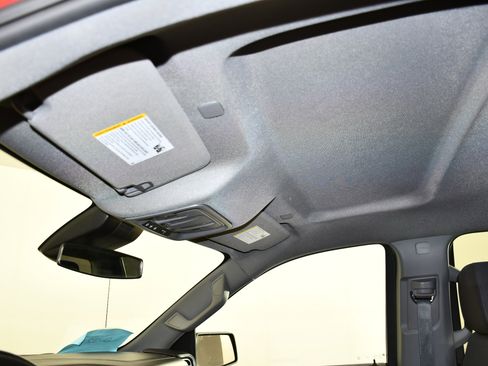 Used 2025 Chevrolet Silverado 1500 LT image 42