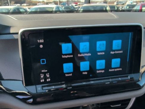 Used 2025 Volkswagen Atlas Peak Edition SE image 10