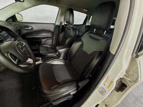 Used 2021 Jeep Compass Latitude image 24