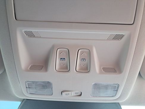 Used 2022 Ford Escape Titanium image 18