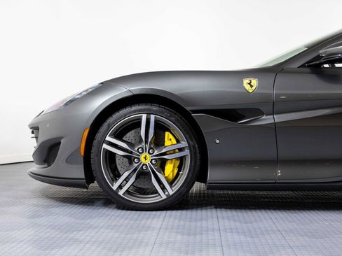 Used 2019 Ferrari Portofino image 11
