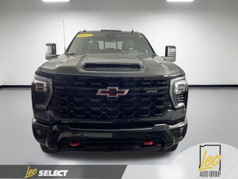 Used 2026 Chevrolet Silverado 2500 ZR2 AWD/4WD image 10