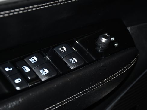 Used 2024 Jeep Wagoneer 4WD w/ HD Trailer Tow Package image 36