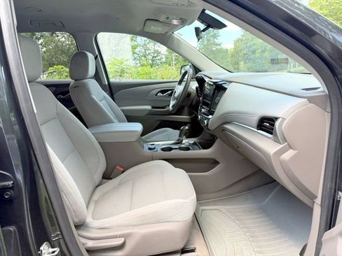 Used 2019 Chevrolet Traverse LT FWD image 35