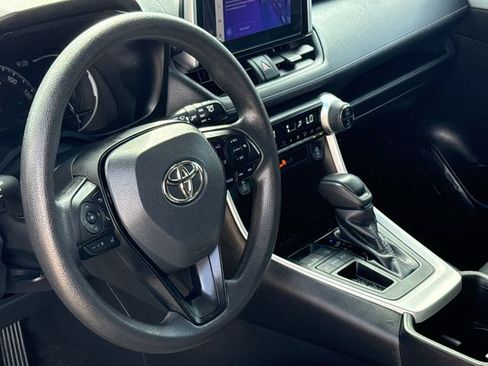 Used 2023 Toyota RAV4 XLE FWD image 18