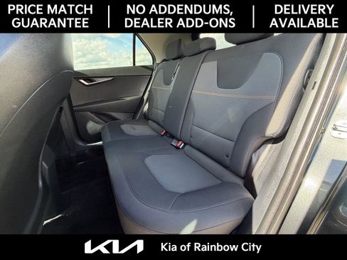 Used 2025 Kia Niro LX image 17