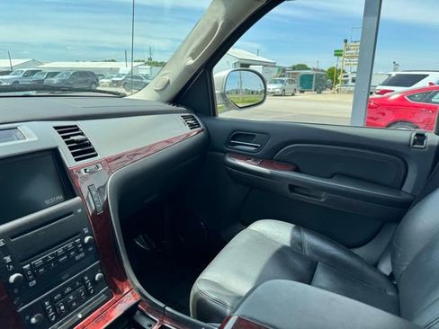 Used 2008 Cadillac Escalade EXT AWD/4WD image 18