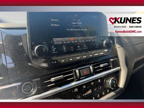 Used 2024 Nissan Pathfinder SL w/ SL Premium Package AWD/4WD image 25