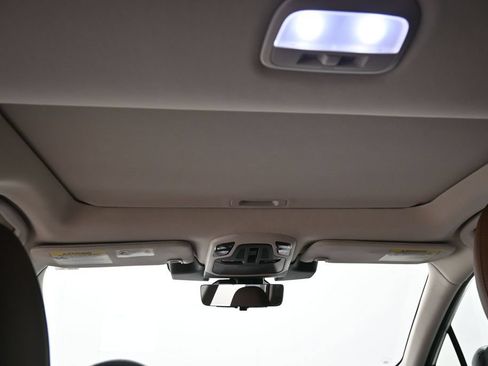 Used 2025 Subaru Outback Touring AWD/4WD image 19