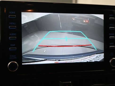 Used 2020 Toyota Corolla LE image 13