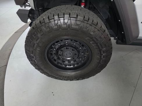 Used 2022 Jeep Gladiator Rubicon w/ Trailer Tow Package AWD/4WD image 10