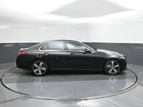Used 2025 Mercedes-Benz C 300 Sedan image 11