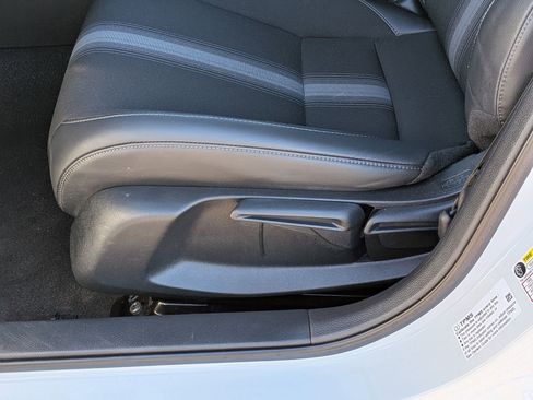 Used 2023 Honda Civic Sport image 11