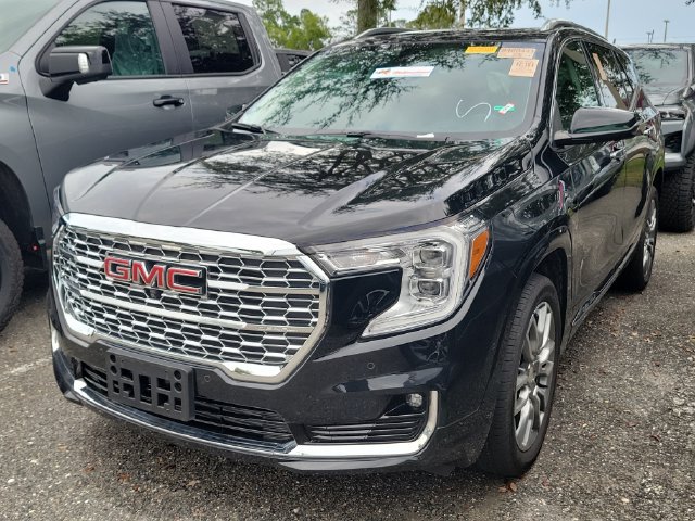 Certified 2024 GMC Terrain Denali w/ Denali Premium Package AWD/4WD image 4