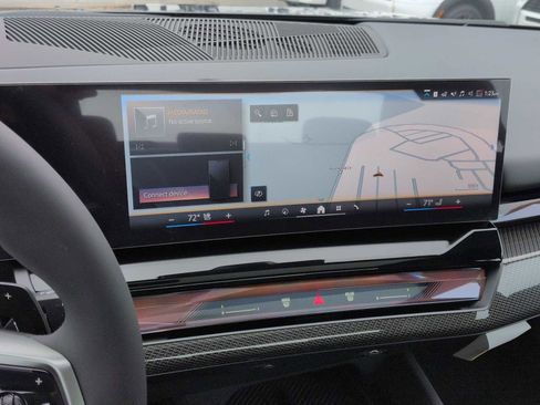 New 2026 BMW 550e xDrive image 30