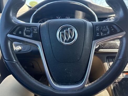 Used 2021 Buick Encore Preferred image 21