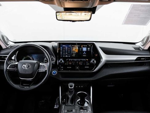 Used 2021 Toyota Highlander Platinum image 13