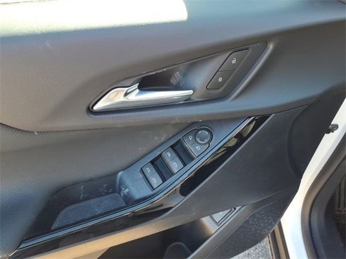 New 2026 Chevrolet Equinox LT w/ Convenience Package II image 17