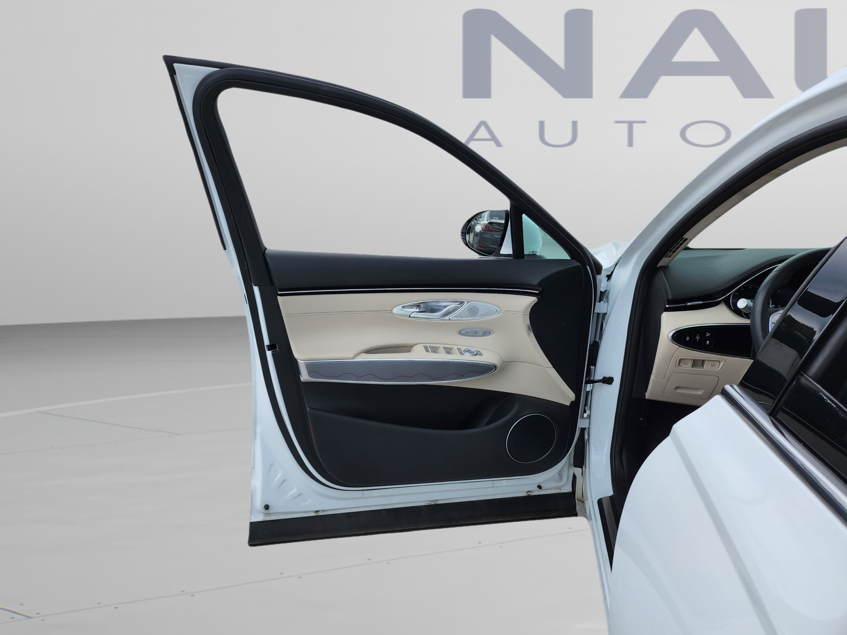 Used 2024 Genesis GV70 2.5T w/ Advanced Package AWD/4WD image 9