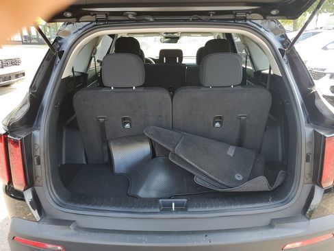 Certified 2023 Kia Sorento LX AWD/4WD image 26