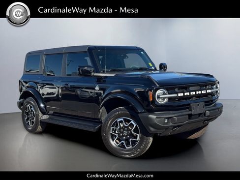 Used 2025 Ford Bronco Outer Banks AWD/4WD image 1
