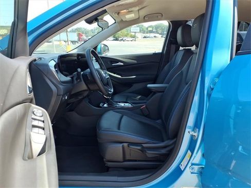 Used 2025 Buick Encore GX Sport Touring image 13