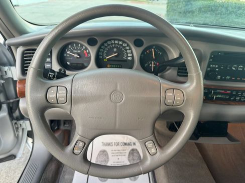 Used 2002 Buick Le Sabre Custom w/ Luxury Pkg FWD image 12