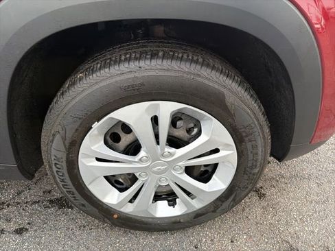 Used 2024 Chevrolet Trax LS image 5