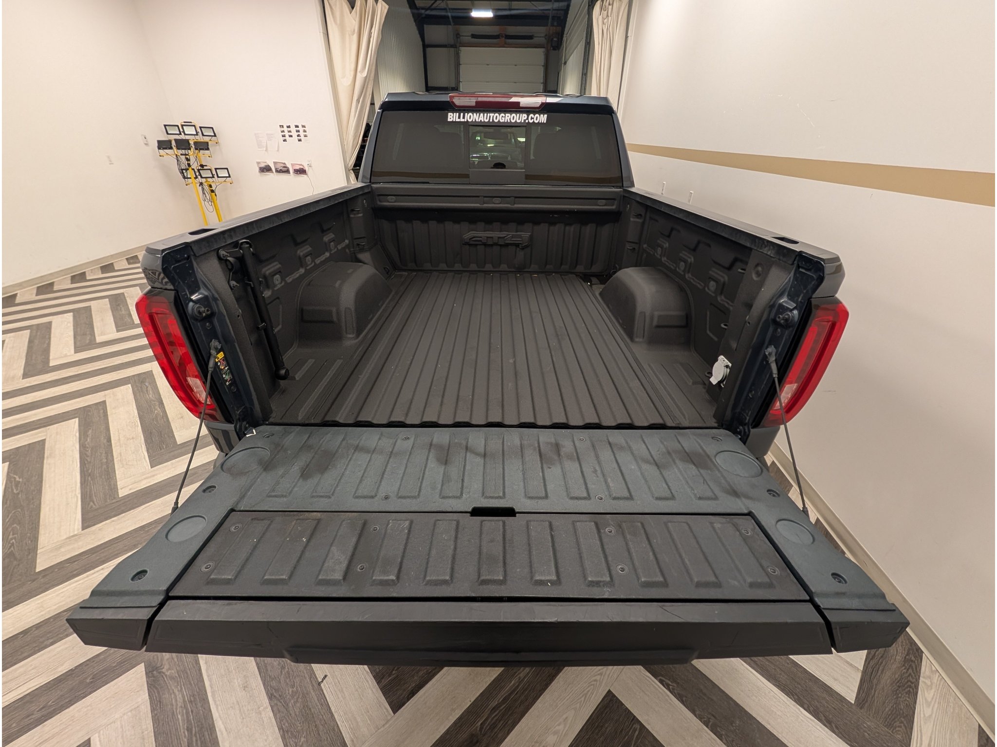 Used 2022 GMC Sierra 1500 AT4 w/ AT4 Premium Package AWD/4WD image 25