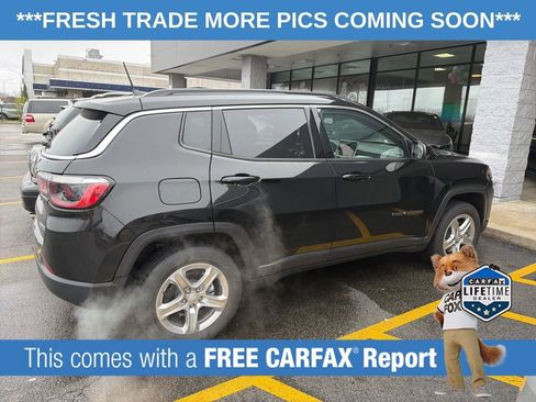Used 2023 Jeep Compass Latitude image 4