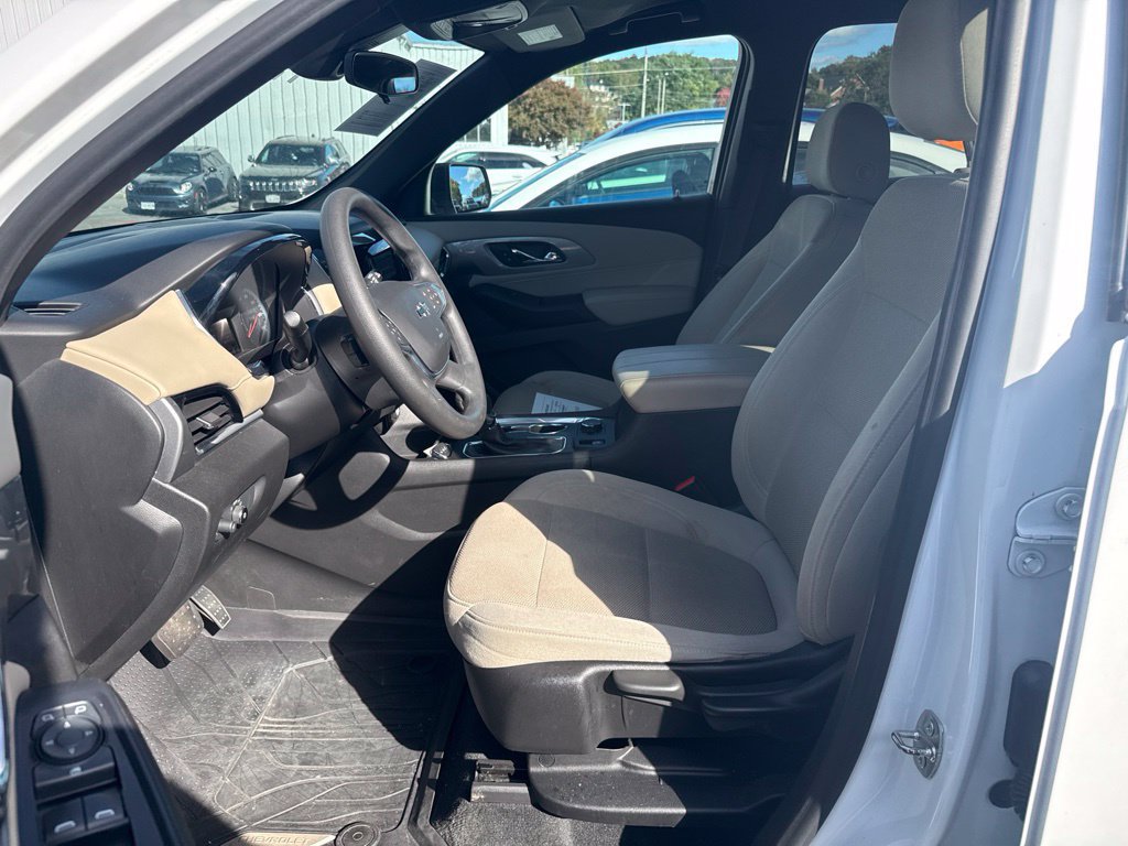 Used 2022 Chevrolet Traverse LS FWD image 33