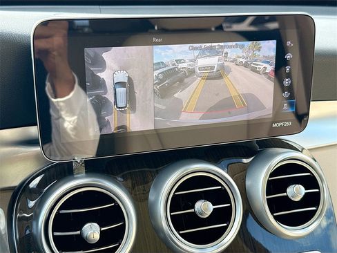 Used 2021 Mercedes-Benz GLC 300 w/ Multimedia Package image 15