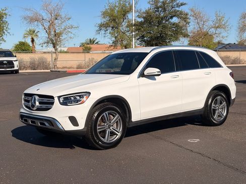 Used 2022 Mercedes-Benz GLC 300 image 2