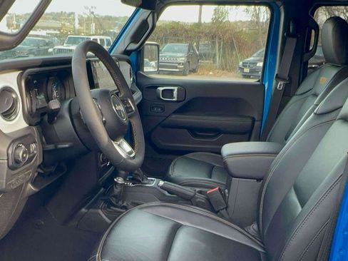 Used 2025 Jeep Wrangler Unlimited Sahara w/ Safety Group image 14