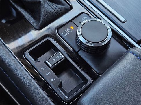 Used 2024 Toyota Sequoia Platinum image 15