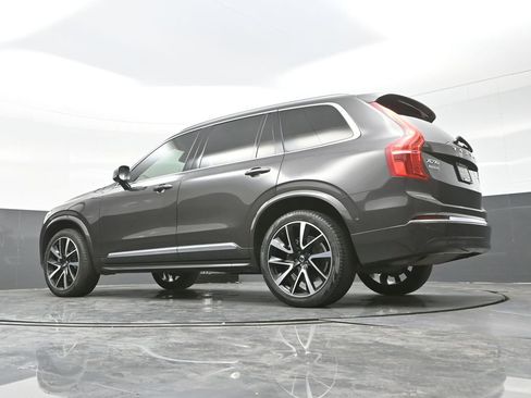 Used 2023 Volvo XC90 B6 Plus image 28