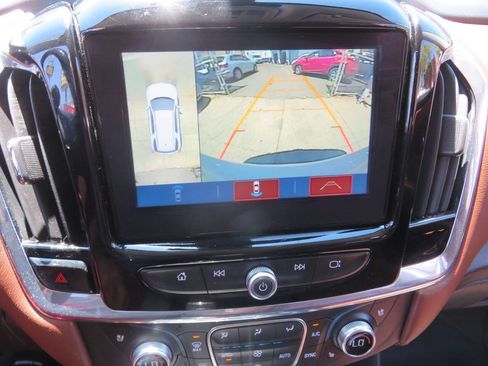 Used 2018 Chevrolet Traverse High Country AWD/4WD image 18
