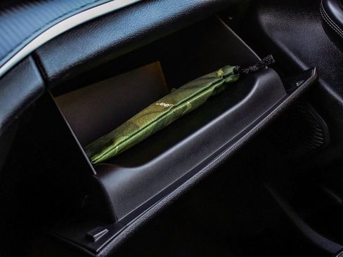 Used 2024 Jeep Grand Cherokee L Laredo image 18