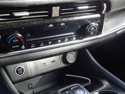 Used 2023 Nissan Rogue Platinum w/ Platinum Premium Package AWD/4WD image 12