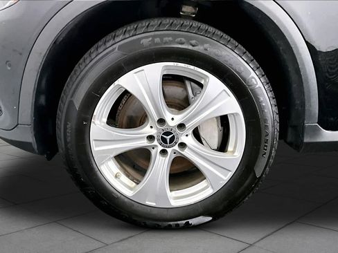 Certified 2018 Mercedes-Benz GLC 300 4MATIC image 11