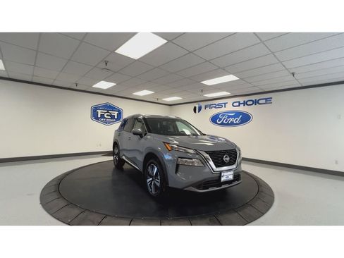 Used 2023 Nissan Rogue SL w/ SL Premium Package image 4