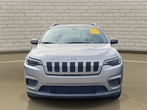 Used 2020 Jeep Cherokee Latitude image 2